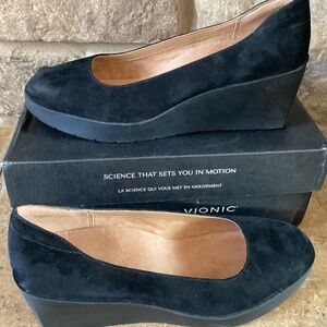 Vionic Sereno Suede Wedge Women's Shoes 10 Black Slip On